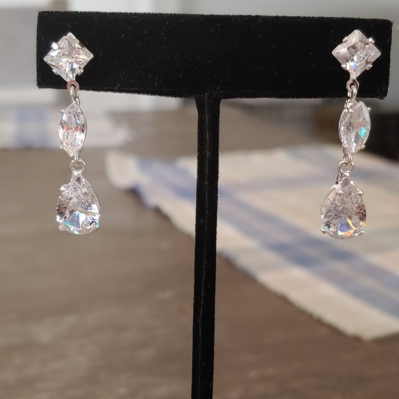 crystal D'or Jewelry - Crystal earrings with silver back